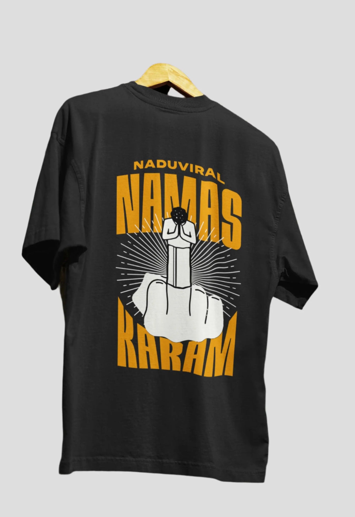 Naduviral namaskaram