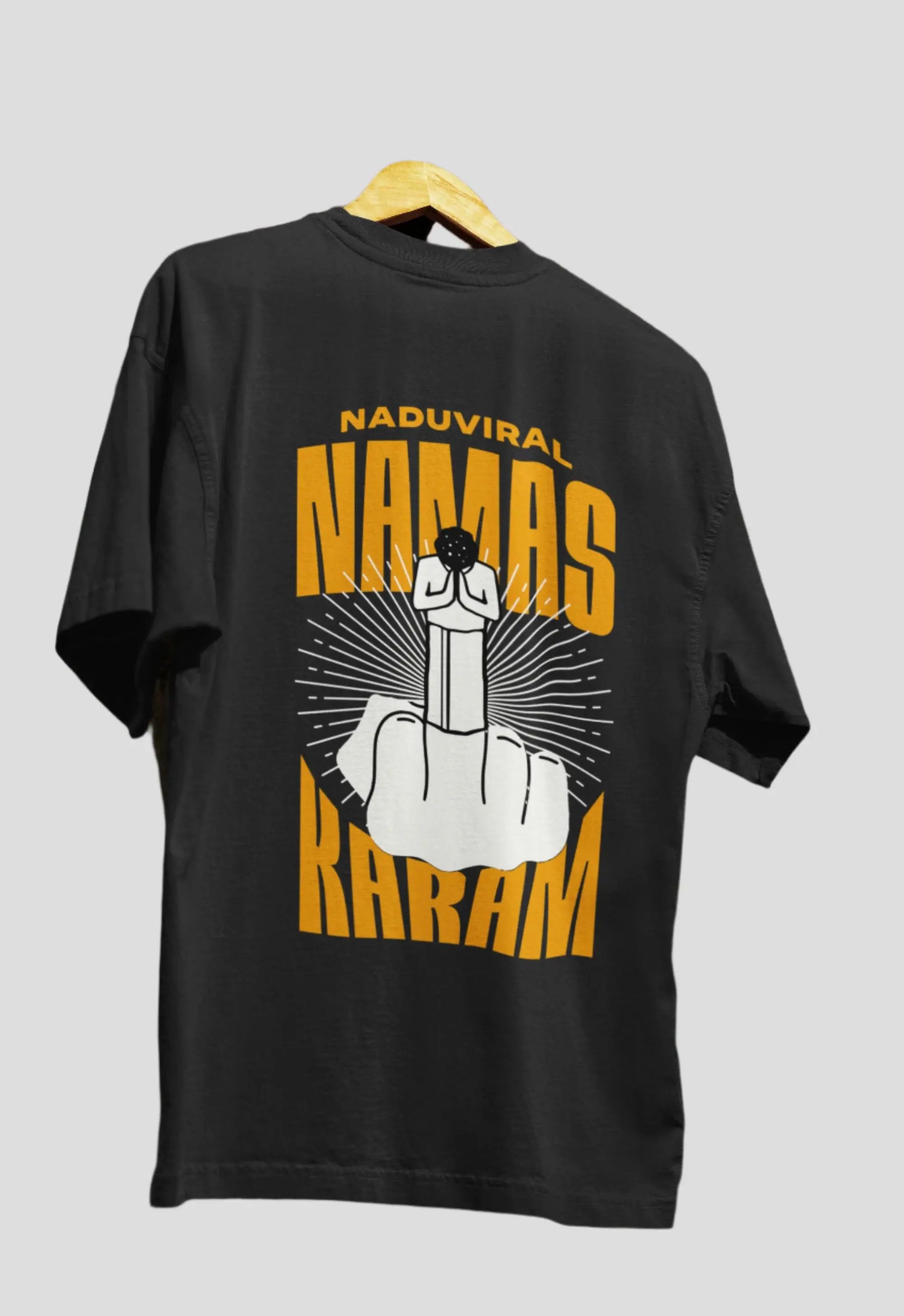 Naduviral namaskaram